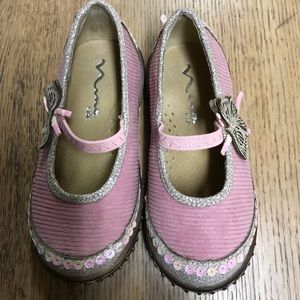 Little girl shoes, new, (8.5)